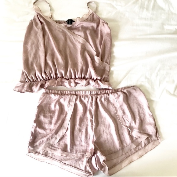 Tahari sleepwear set Clearance